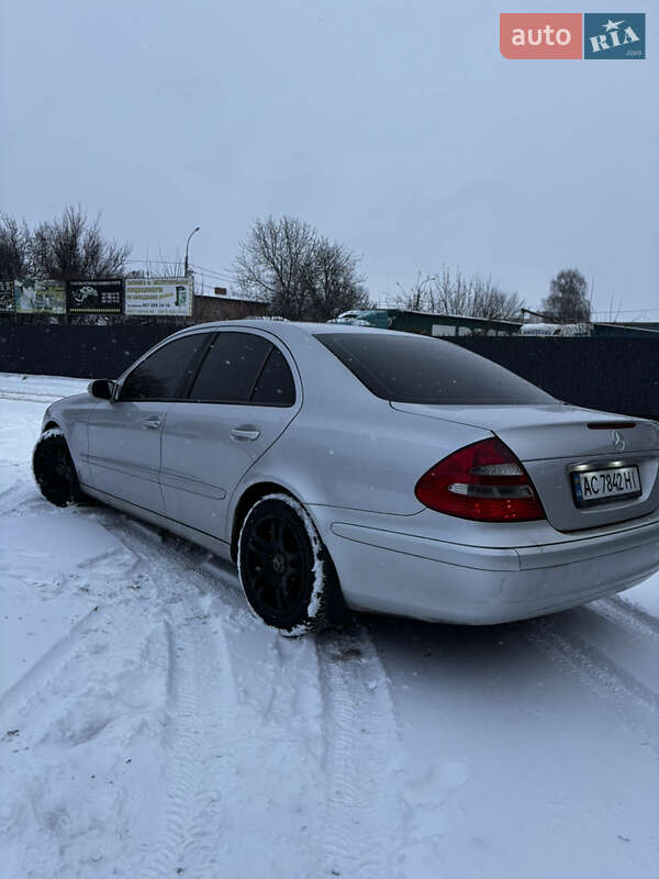 Седан Mercedes-Benz E-Class 2003 в Рівному