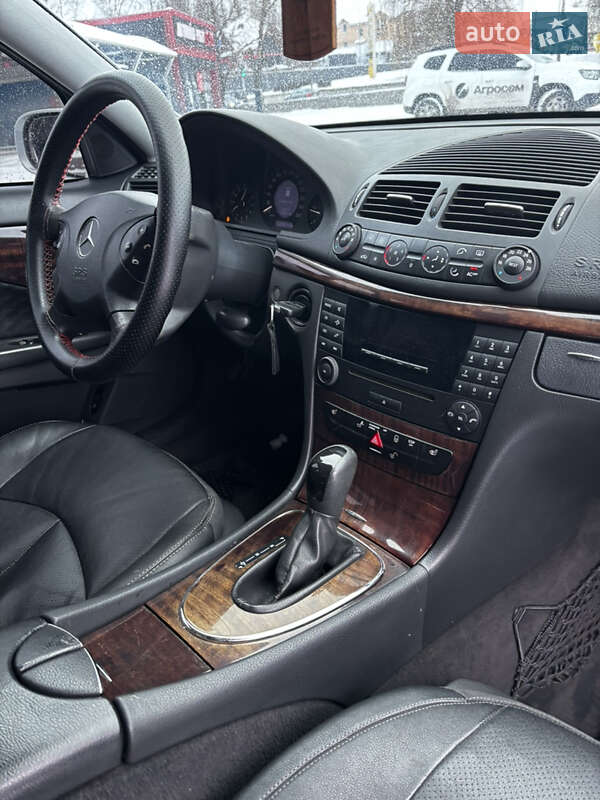 Седан Mercedes-Benz E-Class 2003 в Рівному
