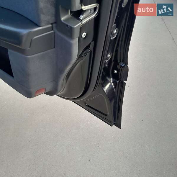 Седан Mercedes-Benz E-Class 2005 в Бердичеві