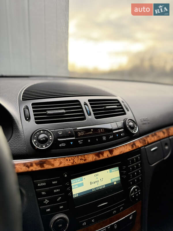 Седан Mercedes-Benz E-Class 2002 в Мукачевому фото 12 Седан Mercedes-Benz E-Class 2002 в Мукачевому