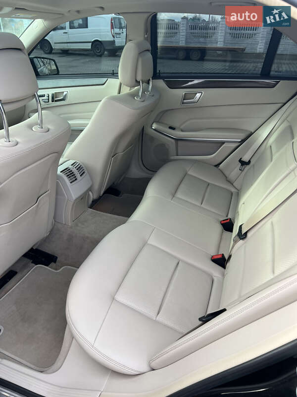 Седан Mercedes-Benz E-Class 2014 в Чернівцях фото 18 Седан Mercedes-Benz E-Class 2014 в Чернівцях
