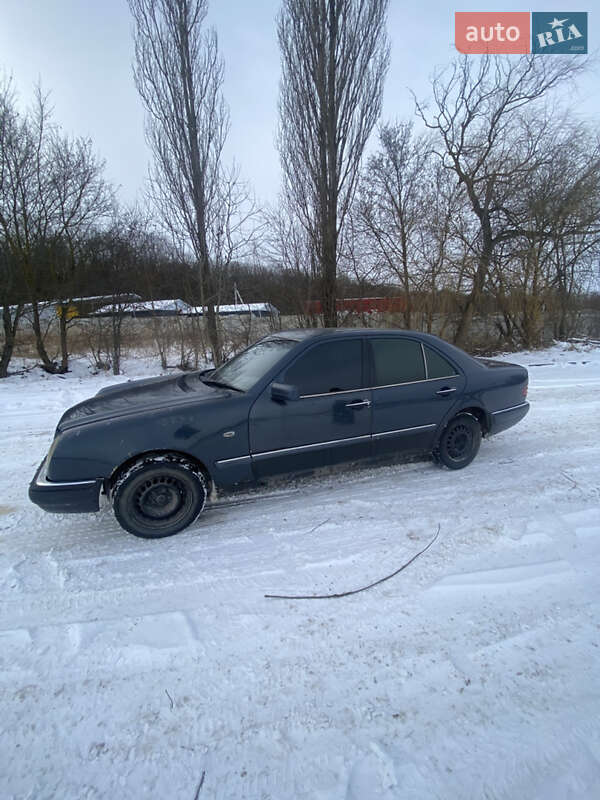 Седан Mercedes-Benz E-Class 1998 в Копичинці