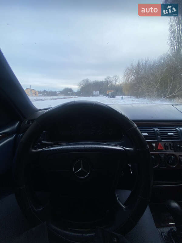 Седан Mercedes-Benz E-Class 1998 в Копичинці