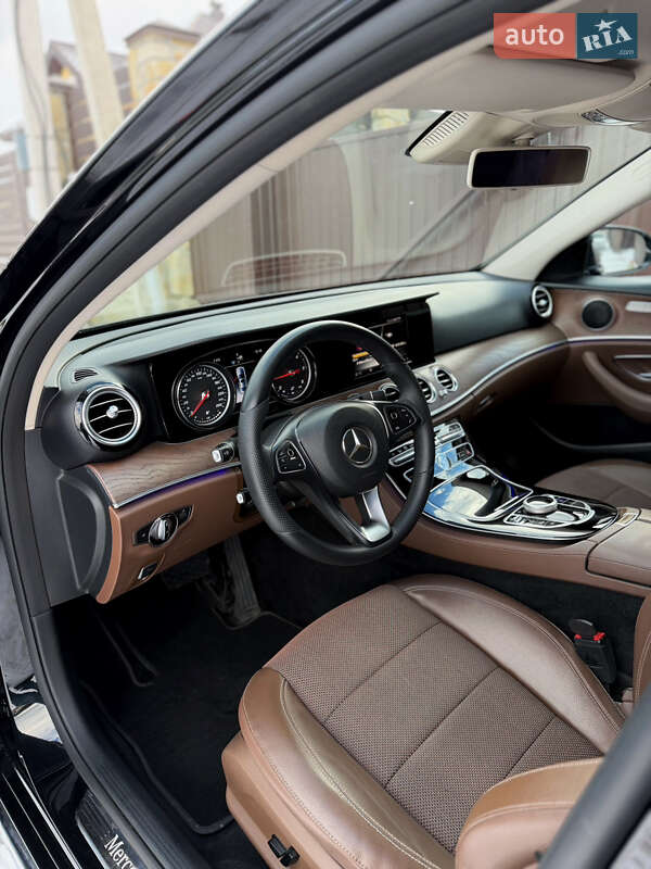 Седан Mercedes-Benz E-Class 2016 в Львові