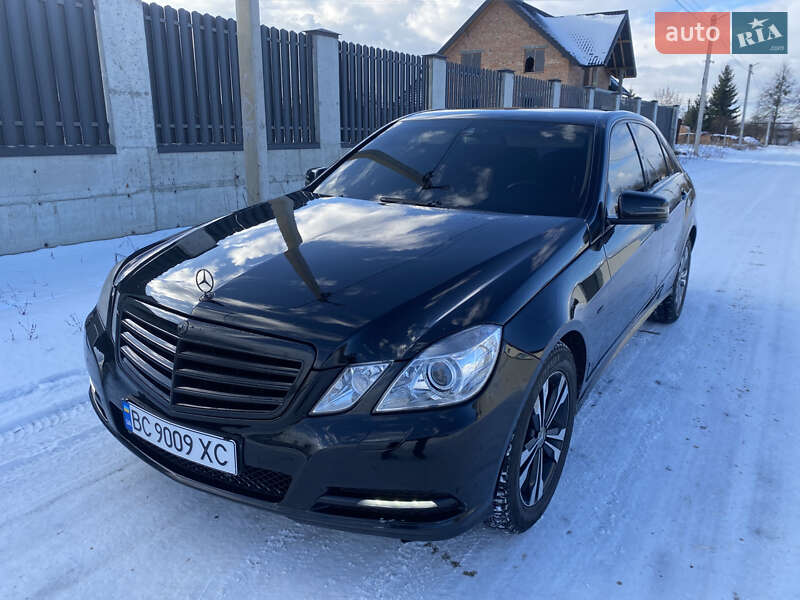 Седан Mercedes-Benz E-Class 2010 в Львове