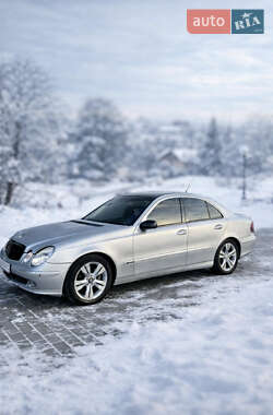 Седан Mercedes-Benz E-Class 2002 в Новояворовске
