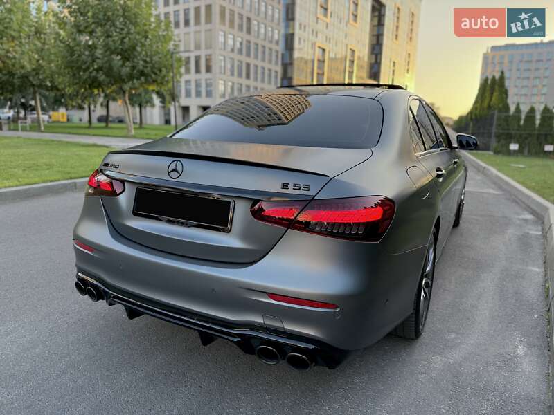 Седан Mercedes-Benz E-Class 2022 в Днепре