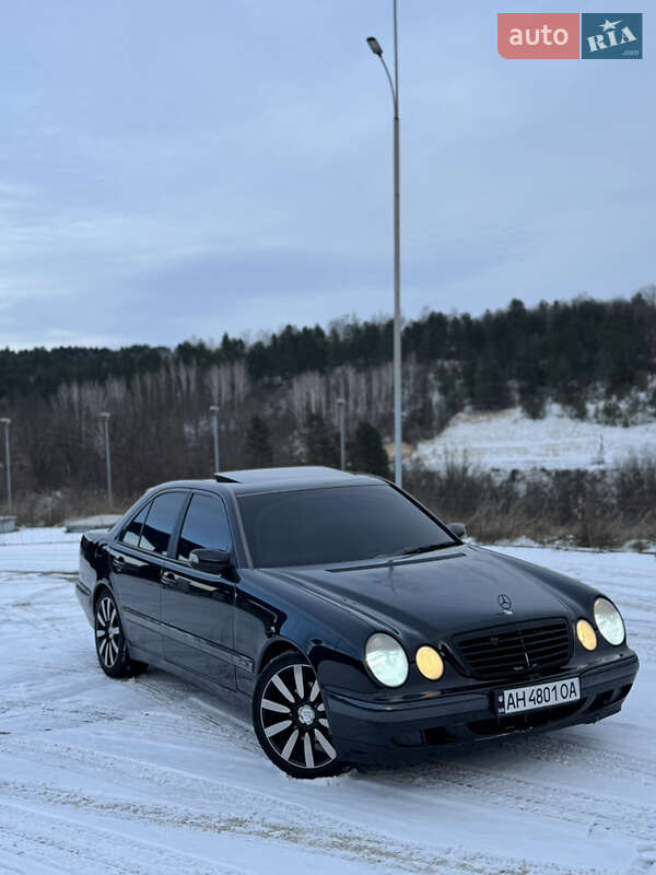 Mercedes-Benz E-Class 2000