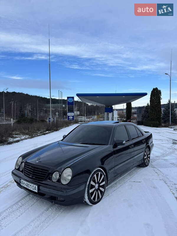 Седан Mercedes-Benz E-Class 2000 в Могилев-Подольске