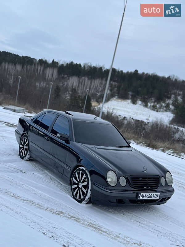 Седан Mercedes-Benz E-Class 2000 в Могилев-Подольске