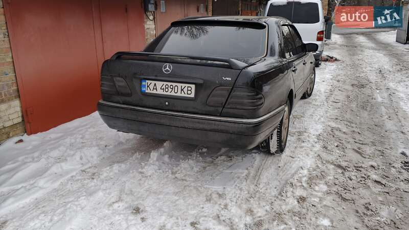 Седан Mercedes-Benz E-Class 1998 в Києві
