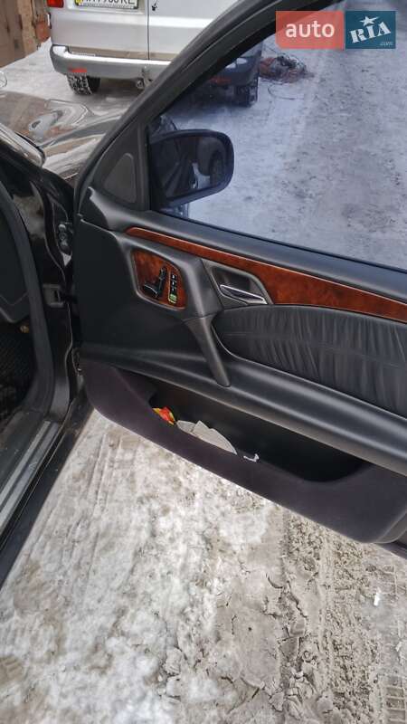Седан Mercedes-Benz E-Class 1998 в Києві