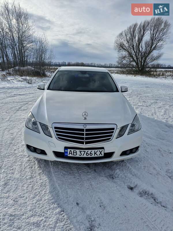 Седан Mercedes-Benz E-Class 2009 в Казатине