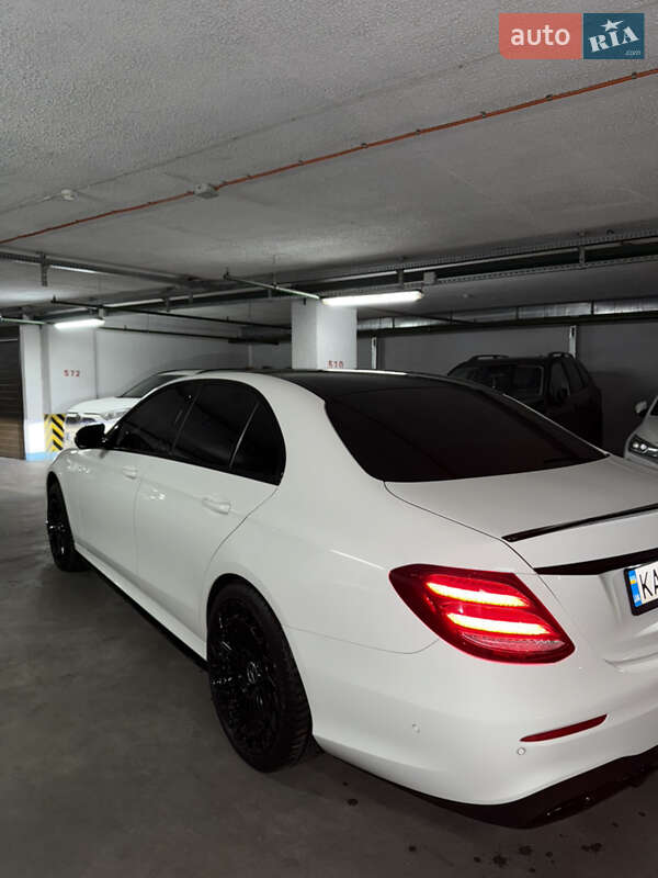 Седан Mercedes-Benz E-Class 2019 в Киеве