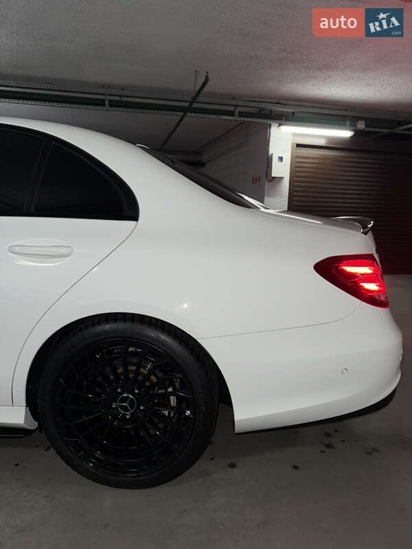 Седан Mercedes-Benz E-Class 2019 в Киеве