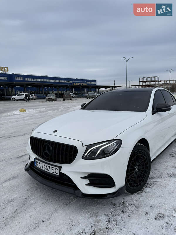 Седан Mercedes-Benz E-Class 2019 в Киеве