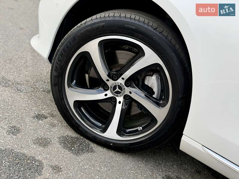 Седан Mercedes-Benz E-Class 2017 в Киеве