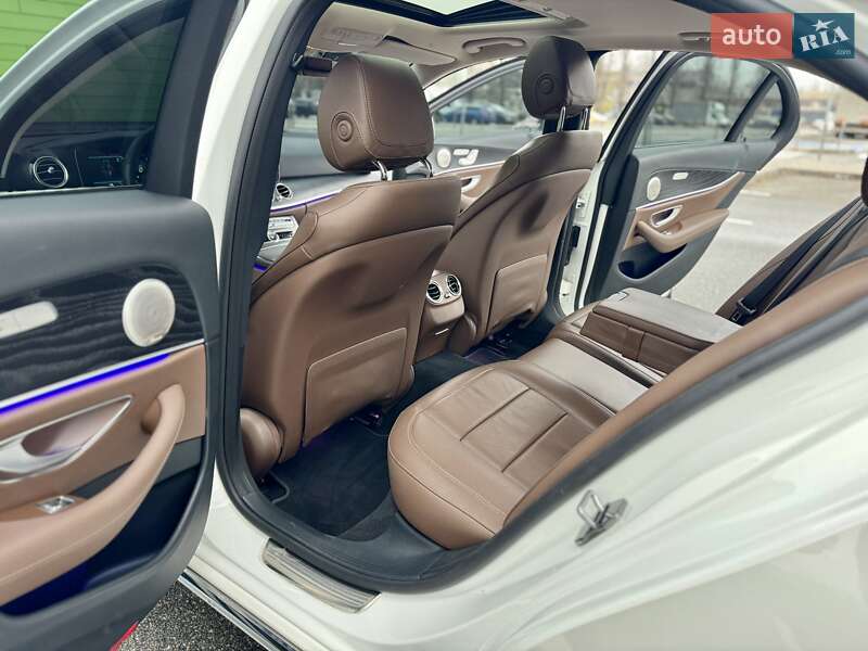 Седан Mercedes-Benz E-Class 2017 в Киеве