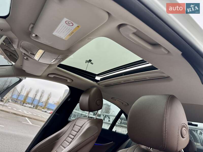 Седан Mercedes-Benz E-Class 2017 в Киеве