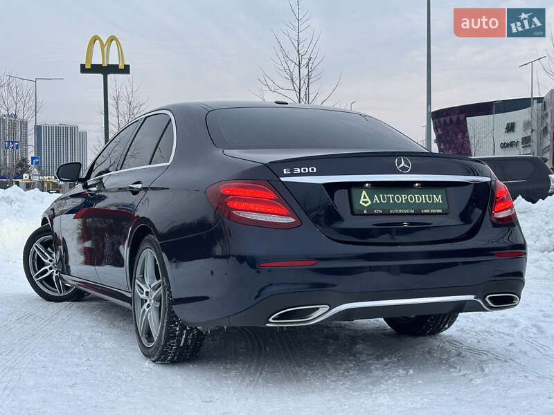 Седан Mercedes-Benz E-Class 2017 в Киеве