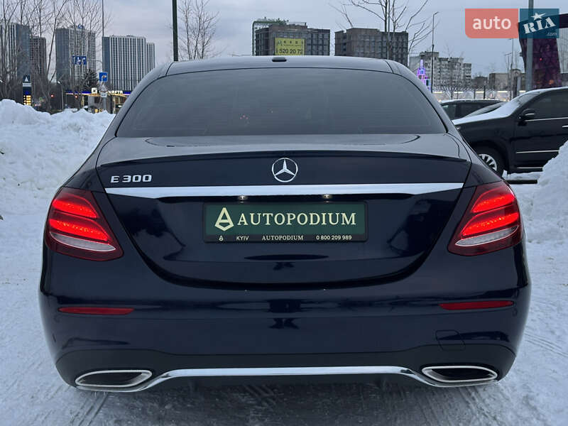 Седан Mercedes-Benz E-Class 2017 в Киеве