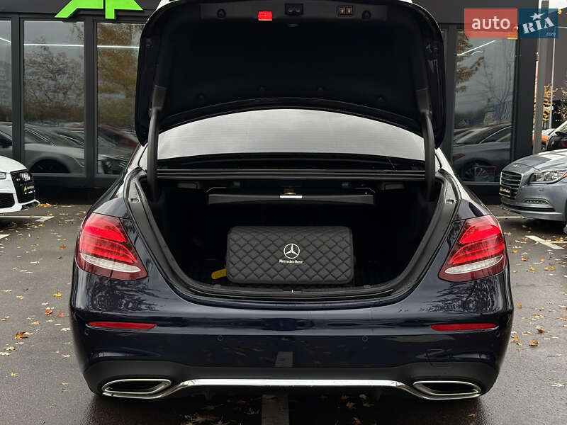 Седан Mercedes-Benz E-Class 2017 в Киеве