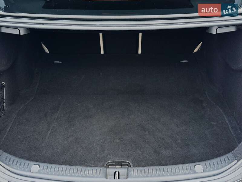 Седан Mercedes-Benz E-Class 2016 в Киеве