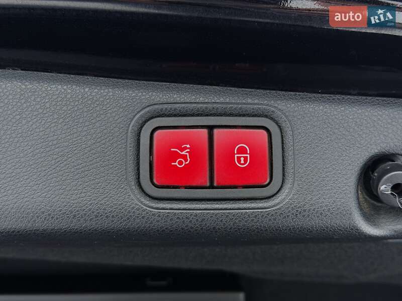 Седан Mercedes-Benz E-Class 2016 в Киеве