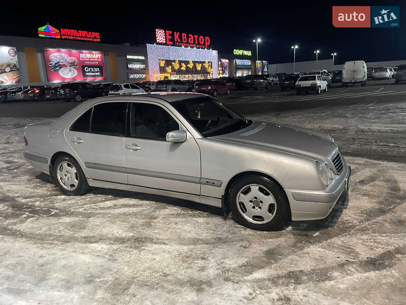 Седан Mercedes-Benz E-Class 2001 в Полтаве