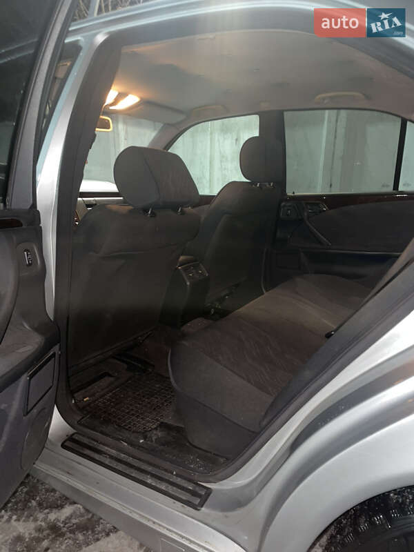 Седан Mercedes-Benz E-Class 2001 в Полтаве