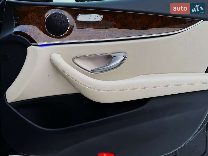 Седан Mercedes-Benz E-Class 2016 в Киеве