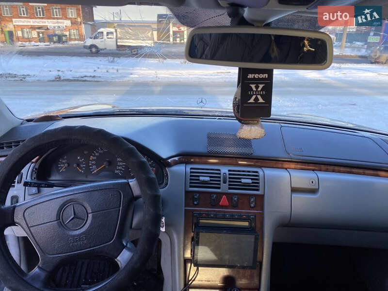 Седан Mercedes-Benz E-Class 1999 в Сумах