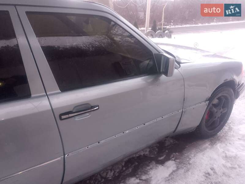 Седан Mercedes-Benz E-Class 1987 в Городке фото 7 Седан Mercedes-Benz E-Class 1987 в Городке