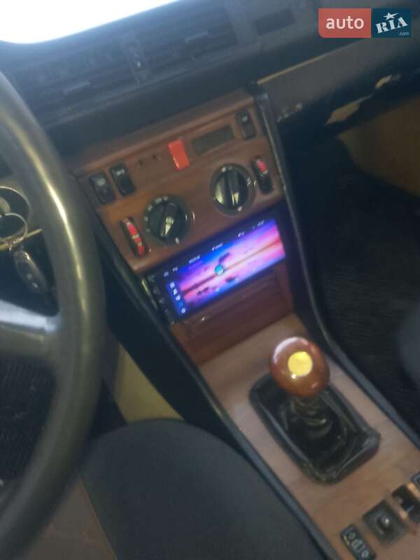 Седан Mercedes-Benz E-Class 1987 в Городке фото 14 Седан Mercedes-Benz E-Class 1987 в Городке