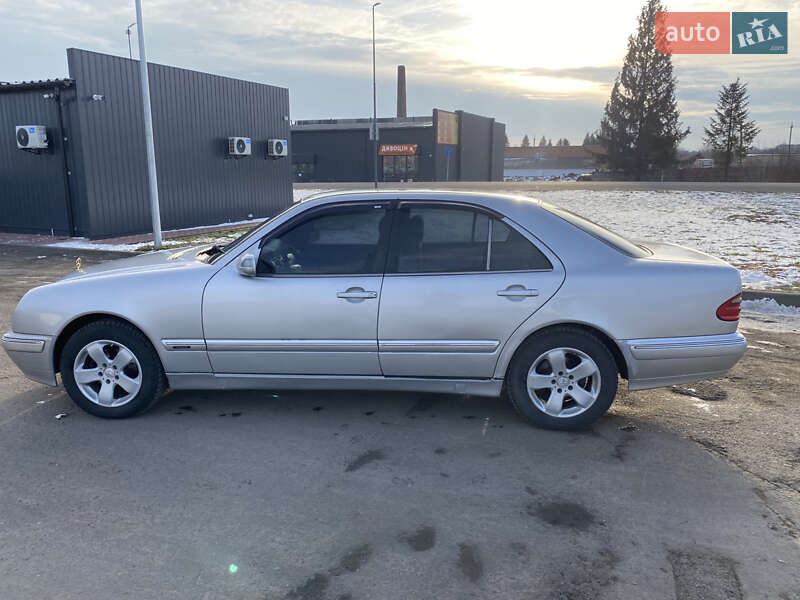 Седан Mercedes-Benz E-Class 1996 в Івано-Франківську