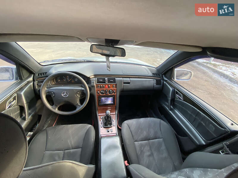 Седан Mercedes-Benz E-Class 1996 в Івано-Франківську
