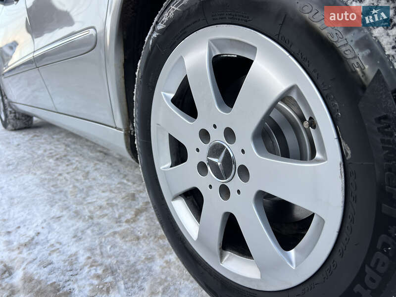 Седан Mercedes-Benz E-Class 2004 в Киеве фото 41 Седан Mercedes-Benz E-Class 2004 в Киеве