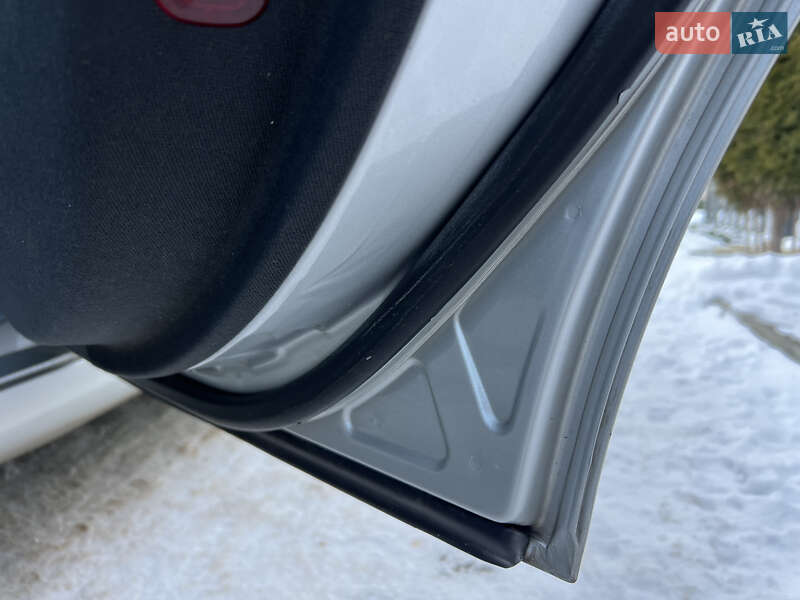 Седан Mercedes-Benz E-Class 2004 в Киеве фото 49 Седан Mercedes-Benz E-Class 2004 в Киеве