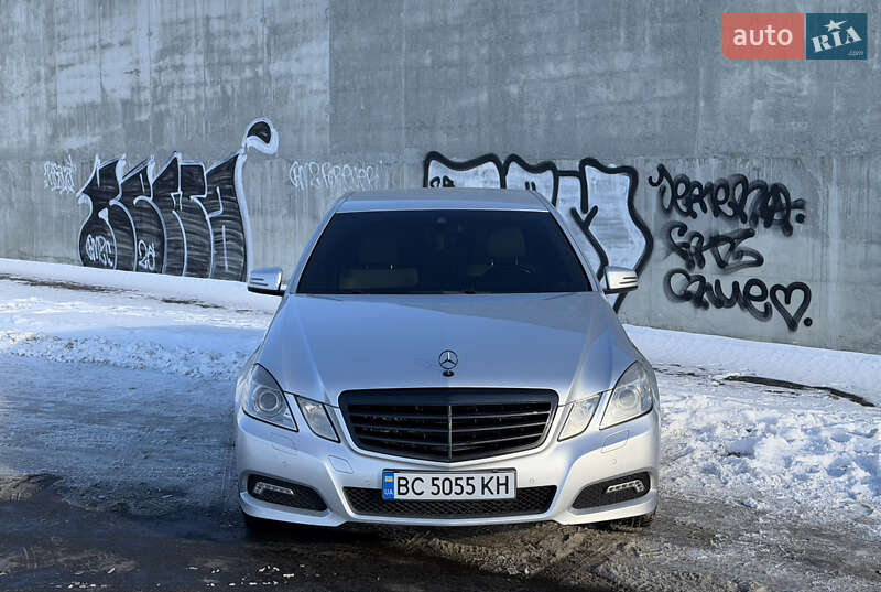 Mercedes-Benz E-Class 2010