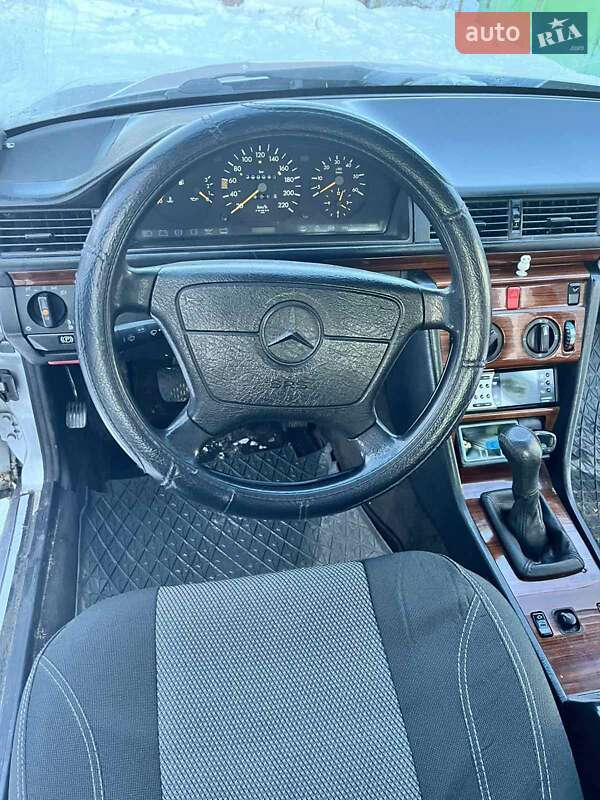 Седан Mercedes-Benz E-Class 1994 в Василькове