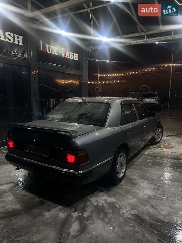 Седан Mercedes-Benz E-Class 1990 в Каменец-Подольском фото 16 Седан Mercedes-Benz E-Class 1990 в Каменец-Подольском