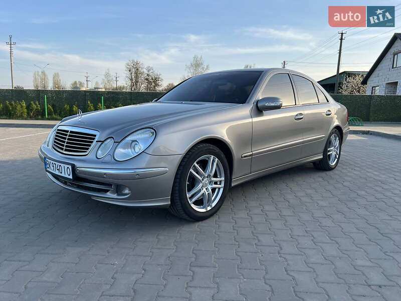 Седан Mercedes-Benz E-Class 2005 в Киеве