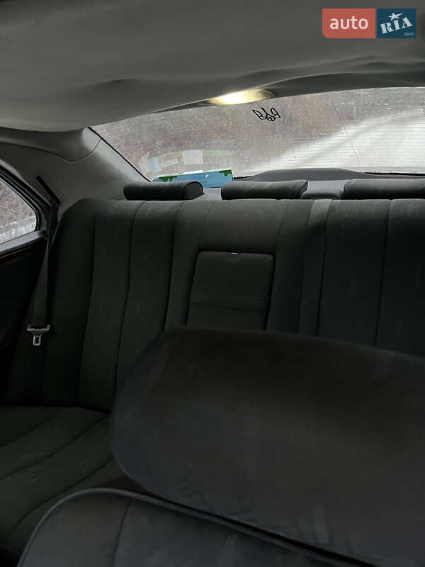 Седан Mercedes-Benz E-Class 2001 в Івано-Франківську