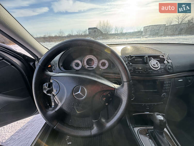 Седан Mercedes-Benz E-Class 2004 в Ходореві фото 39 Седан Mercedes-Benz E-Class 2004 в Ходореві
