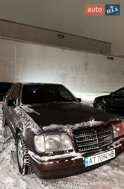 Седан Mercedes-Benz E-Class 1994 в Львове