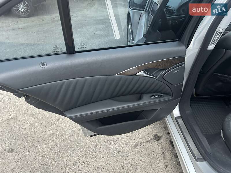 Седан Mercedes-Benz E-Class 2004 в Киеве