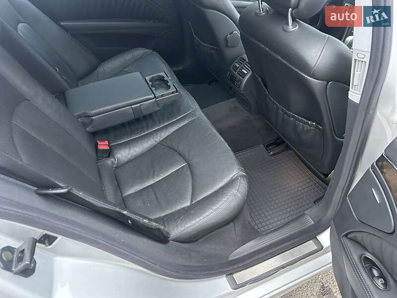 Седан Mercedes-Benz E-Class 2004 в Киеве