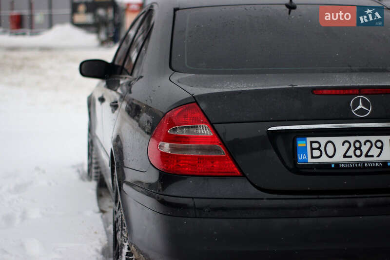 Седан Mercedes-Benz E-Class 2002 в Кременці