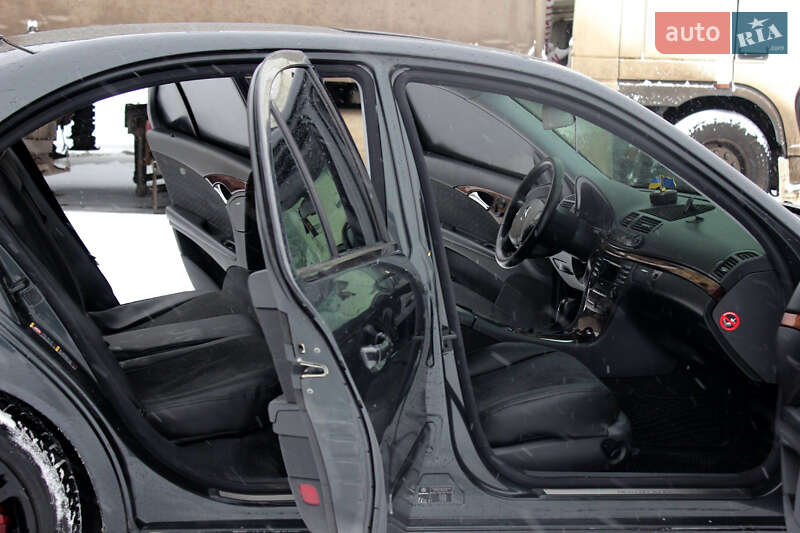 Седан Mercedes-Benz E-Class 2002 в Кременці