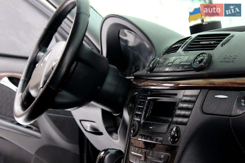 Седан Mercedes-Benz E-Class 2002 в Кременці